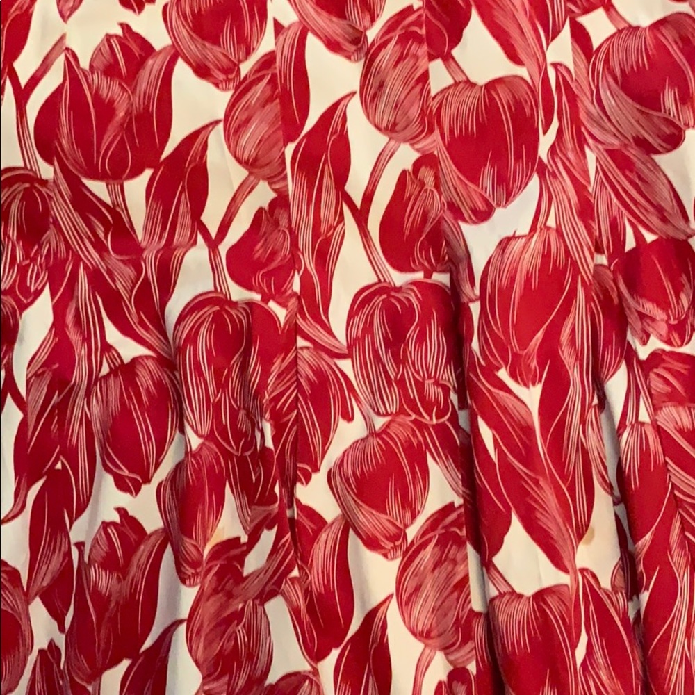 Red tulip skirt